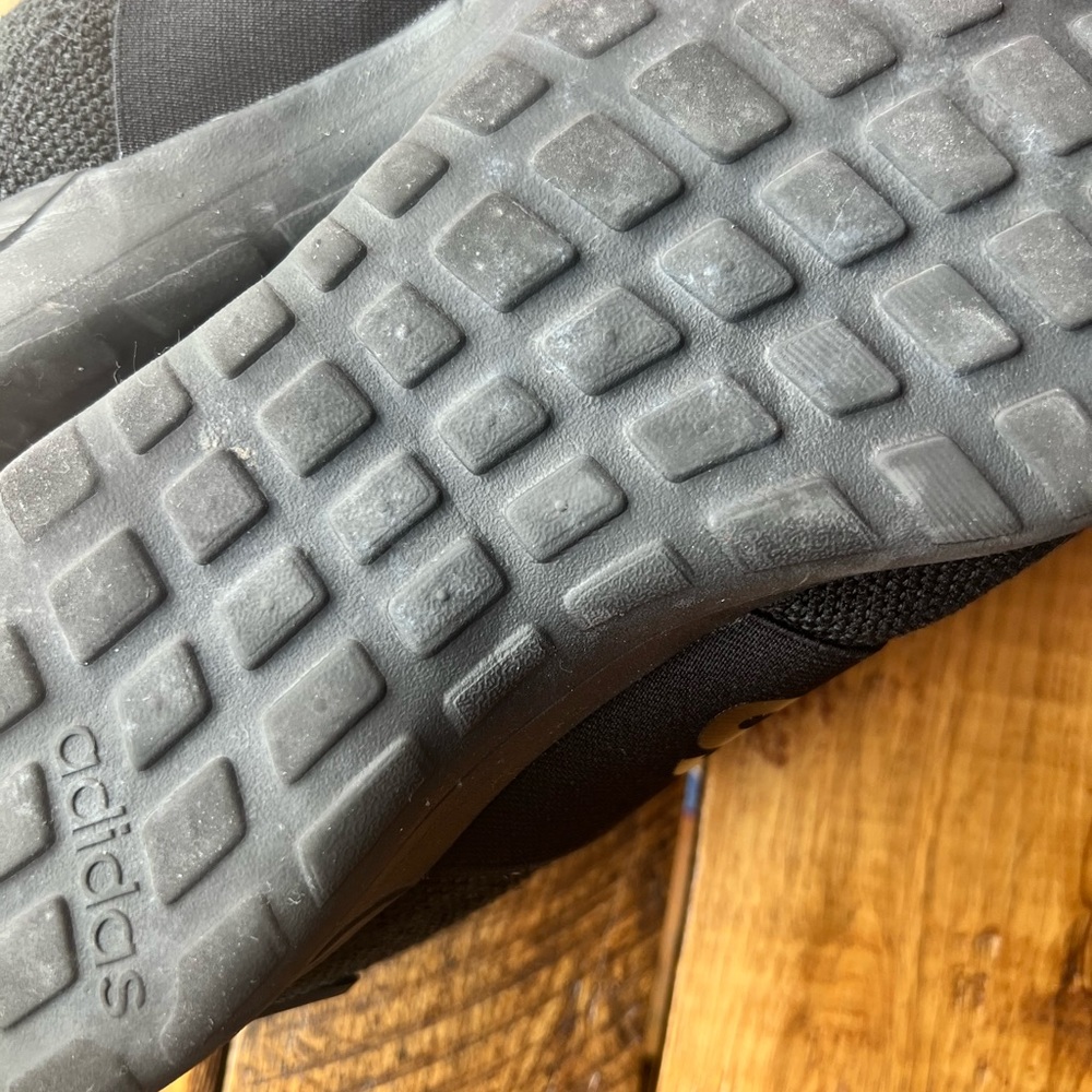 Adidas - Picture 3 of 4